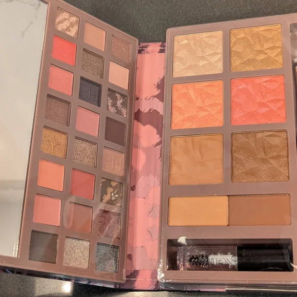 Pink Beauty and Self-Care Set - Picture 10 of 10